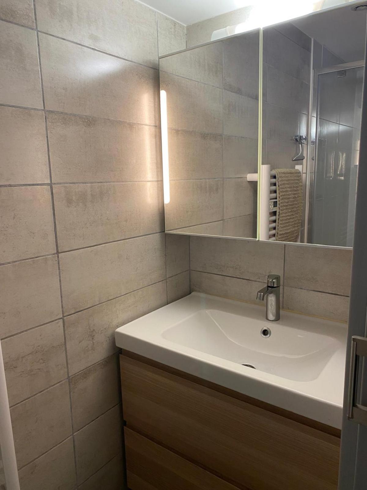 Anatole - T3 - Moderne - Climatise - 1er Etage - Tres Grande Terrasse - Vue Magnifique Et Degagee * Saint-Mandrier-sur-Mer