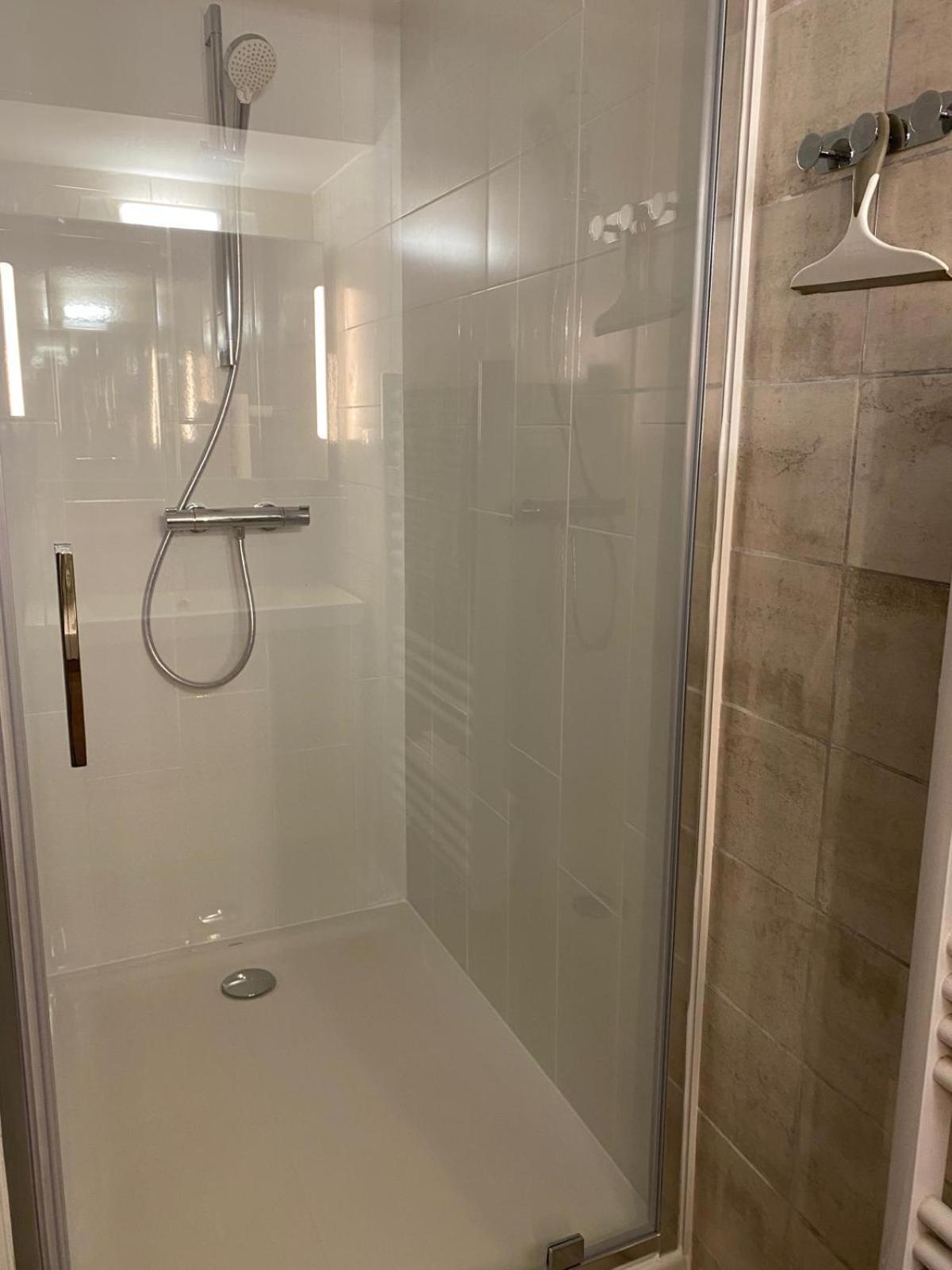Appartement Anatole - T3 - Moderne - Climatise - 1er Etage - Tres Grande Terrasse - Vue Magnifique Et Degagee